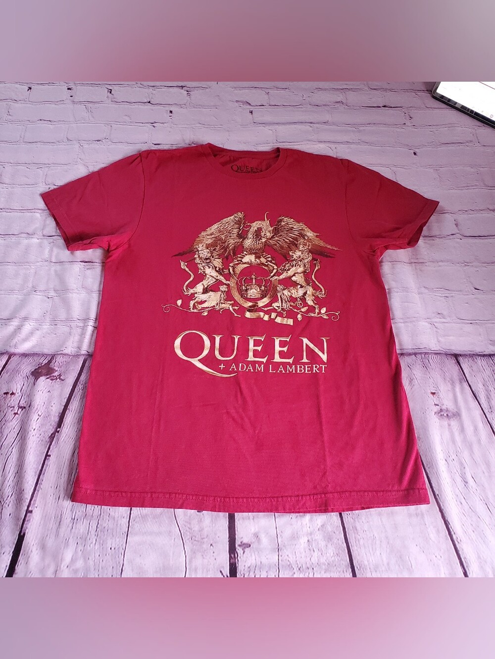 Queen + Adam Lambert T-shirt Rock Festival Punk Gothic Vintage Medium Red Med
